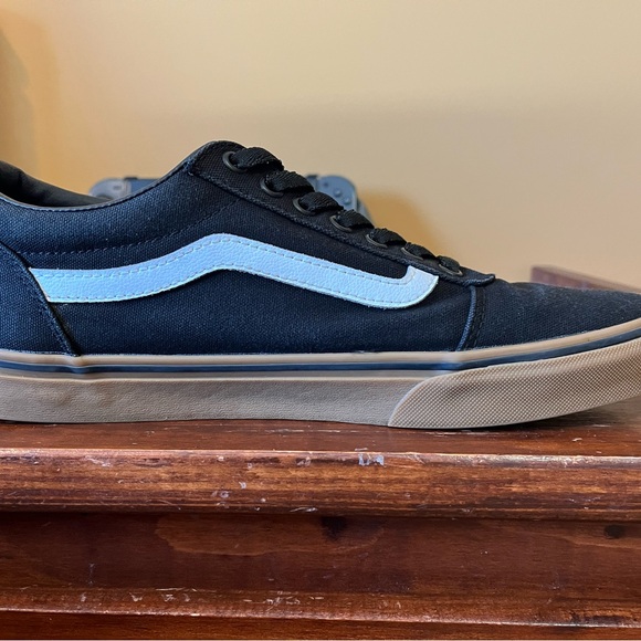 Vans Old Skool Low Tops - Black / White / Gum, Size 10 - Picture 5 of 10